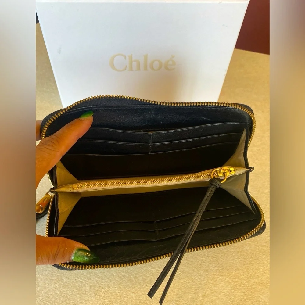 CHLOE Black Leather Zip Around Wallet w/Authentication Card/Box/Dust Bag, EUC